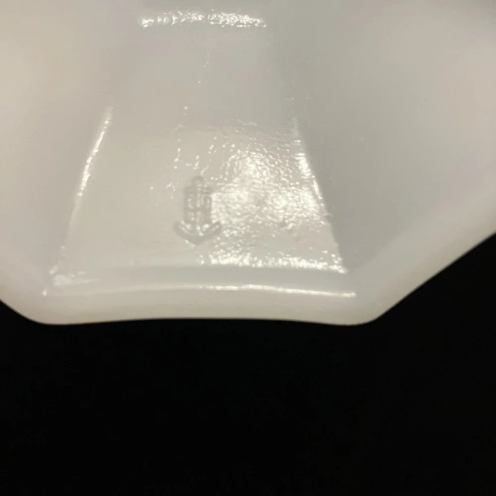 Anchor Hocking Milk Glass Candy Dish W/ Grape Clusters & Leaves 5x6